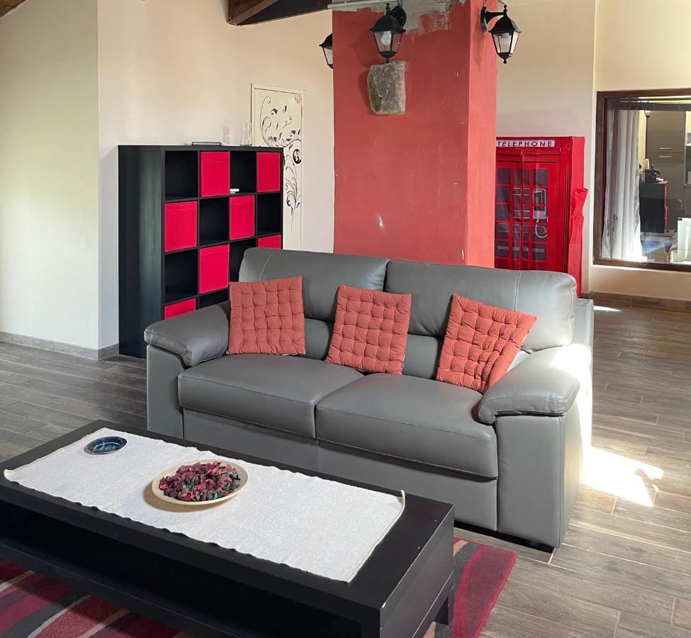 'La Buffa', Elegante Appartamento A Giaveno By Confirenthouse Luaran gambar